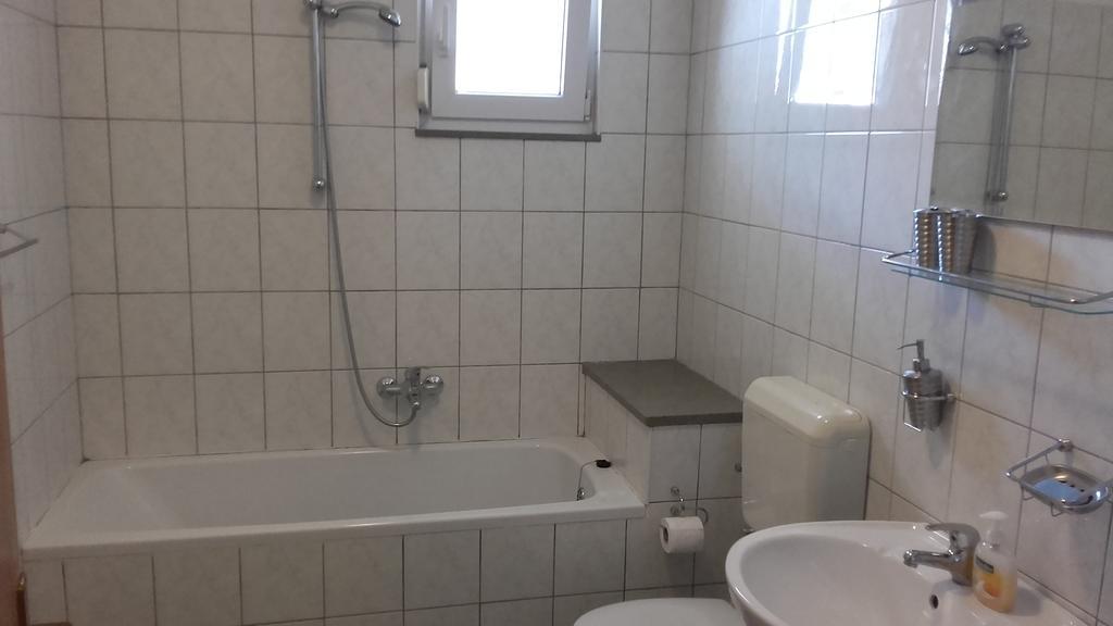 Apartment Max Omiš Eksteriør billede