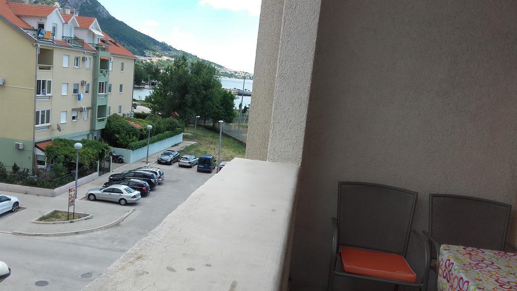 Apartment Max Omiš Eksteriør billede