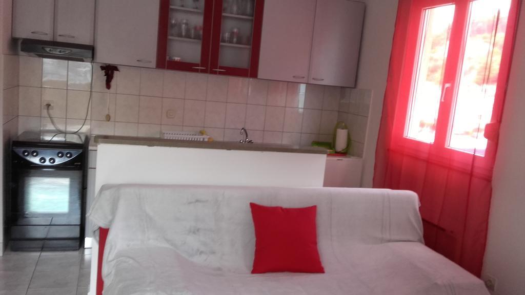 Apartment Max Omiš Eksteriør billede