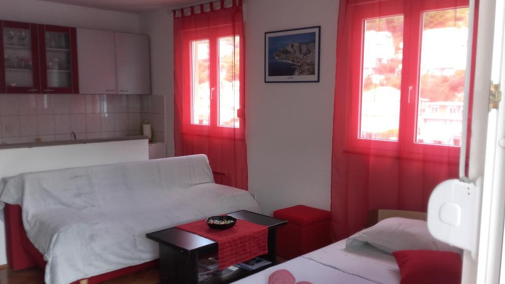 Apartment Max Omiš Eksteriør billede