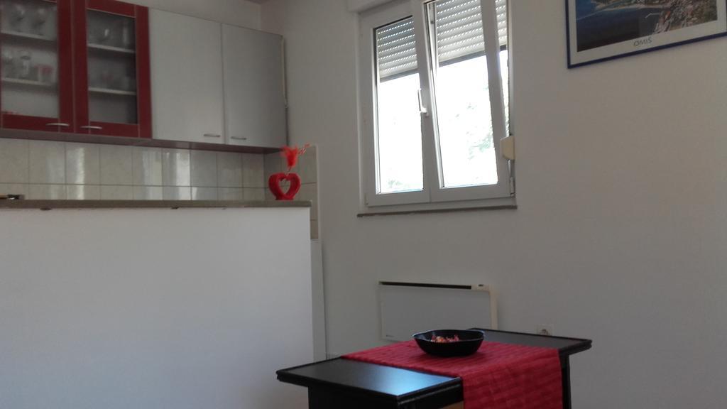 Apartment Max Omiš Eksteriør billede