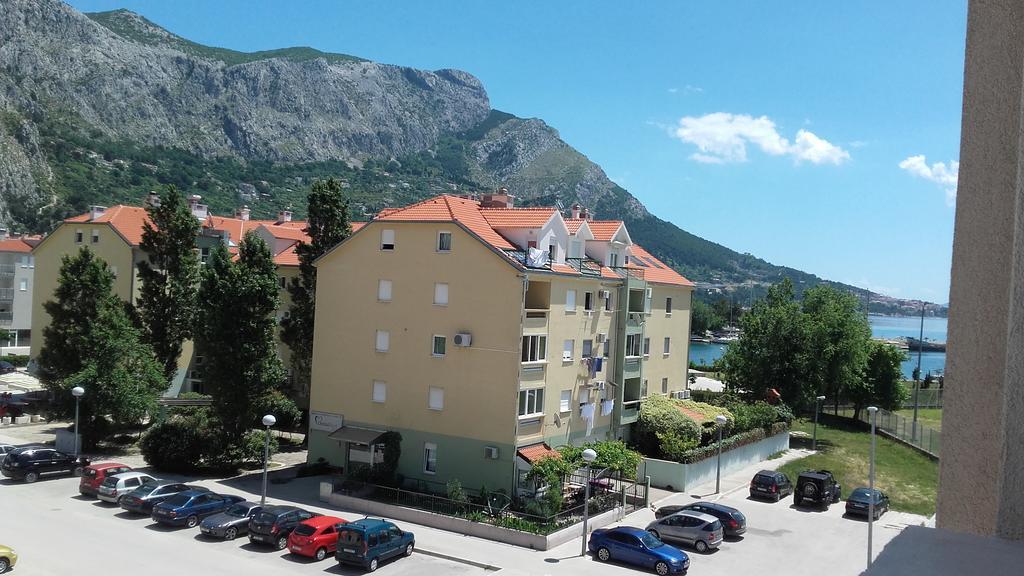 Apartment Max Omiš Eksteriør billede