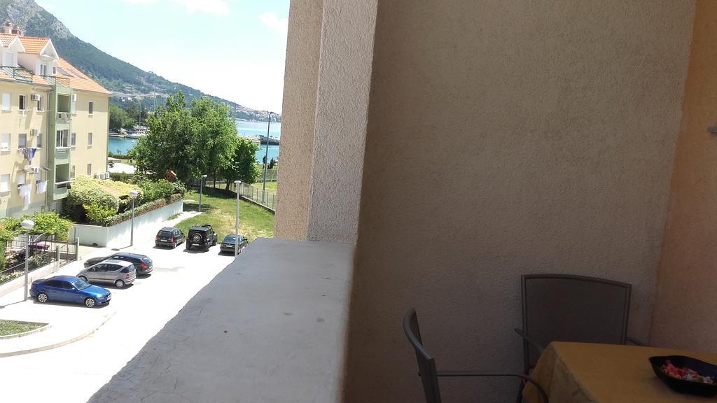 Apartment Max Omiš Eksteriør billede