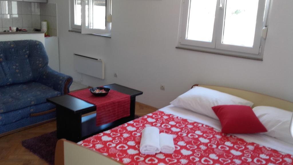 Apartment Max Omiš Eksteriør billede